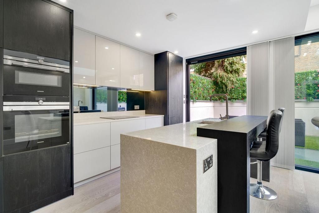 Property photo 2 of 20 Uverdaleroad47-65.Jpg