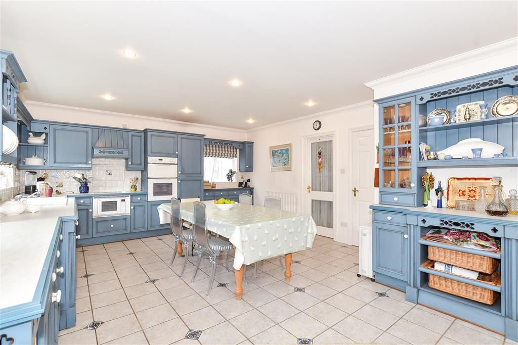 Property photo 3 of 15 Kitchen/Breakfast Room