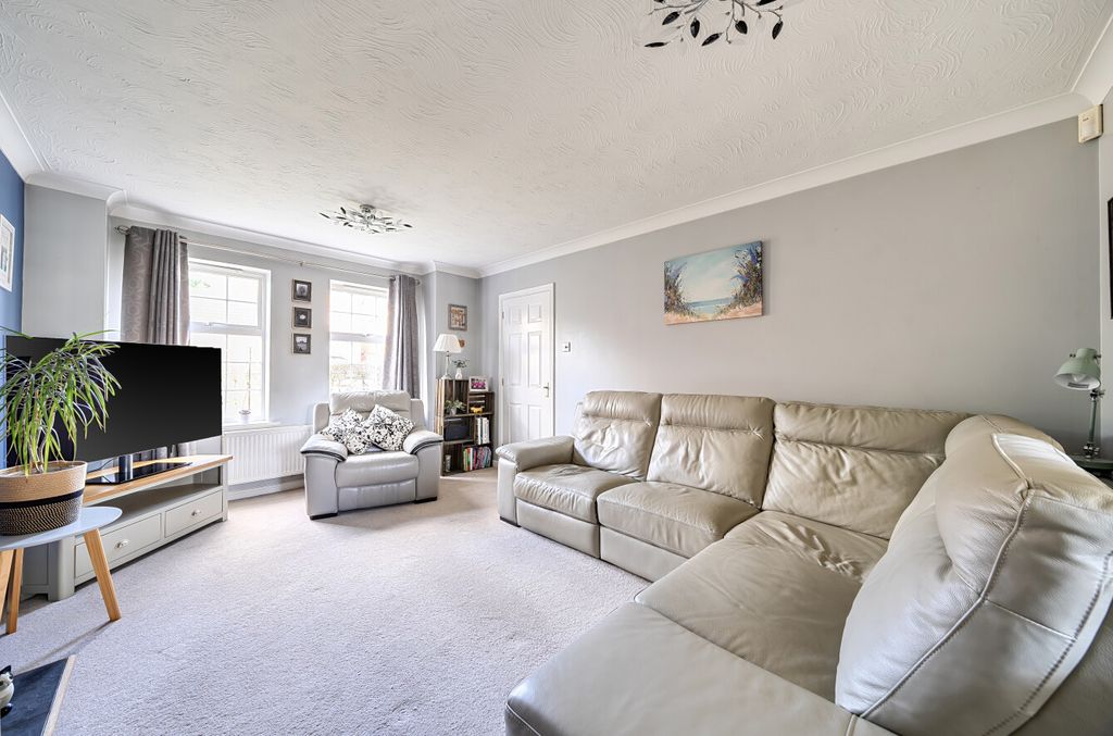 Property photo 2 of 20 1418198-19-69A5Bf...