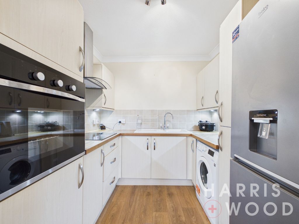 Property photo 2 of 11 4882702