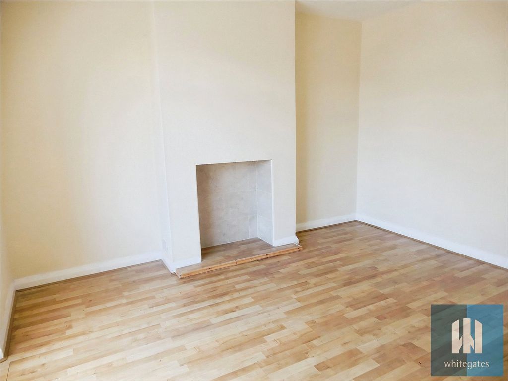 Property photo 2 of 11 Picture No. 24