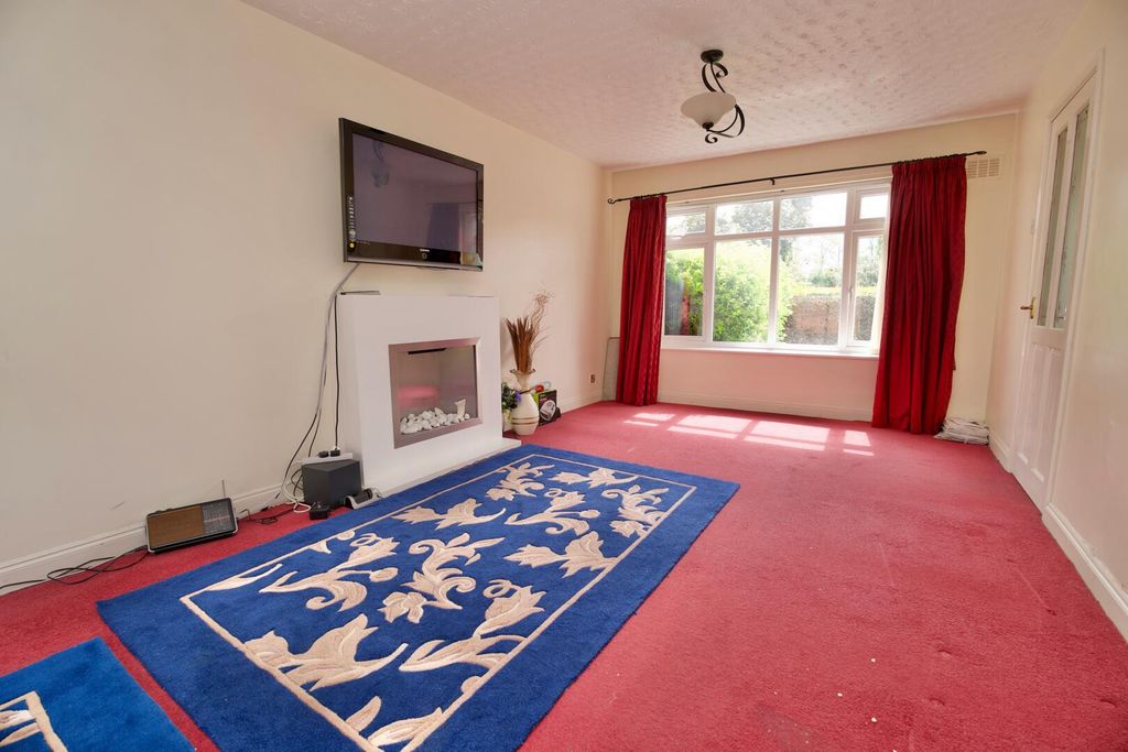 Property photo 3 of 13 Living Room