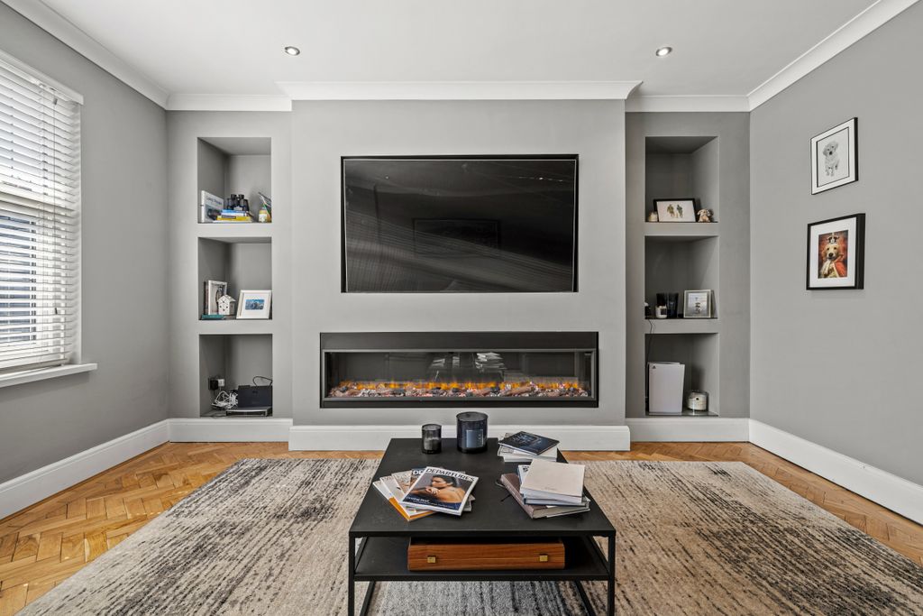 Property photo 3 of 25