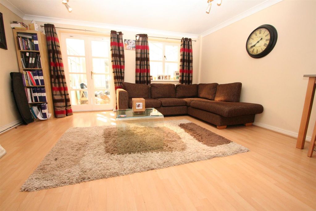 Property photo 2 of 8 Lambourn Square 10 Sitt Rm (1) (Custom).Jpg