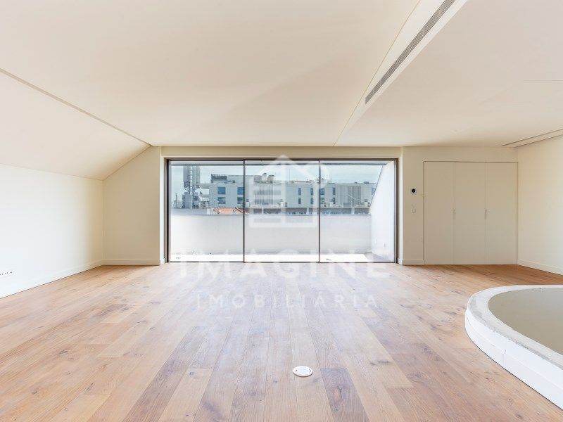 Property photo 3 of 53