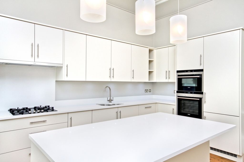 Property photo 2 of 5 Kitchen (Main)