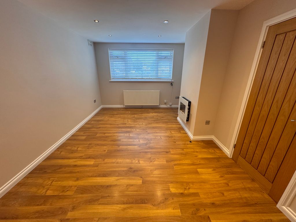 Property photo 2 of 7 Bedroom One