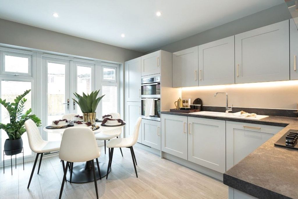 Property photo 3 of 7 Kitchen/Dining