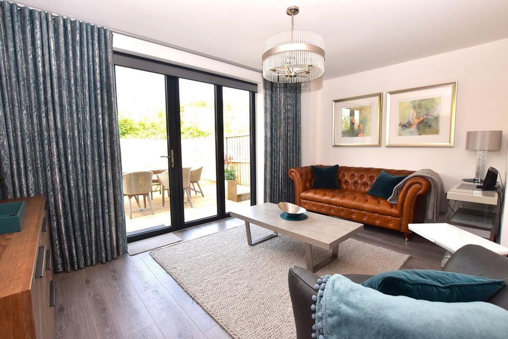 Property photo 3 of 20 Living Room.Jpg