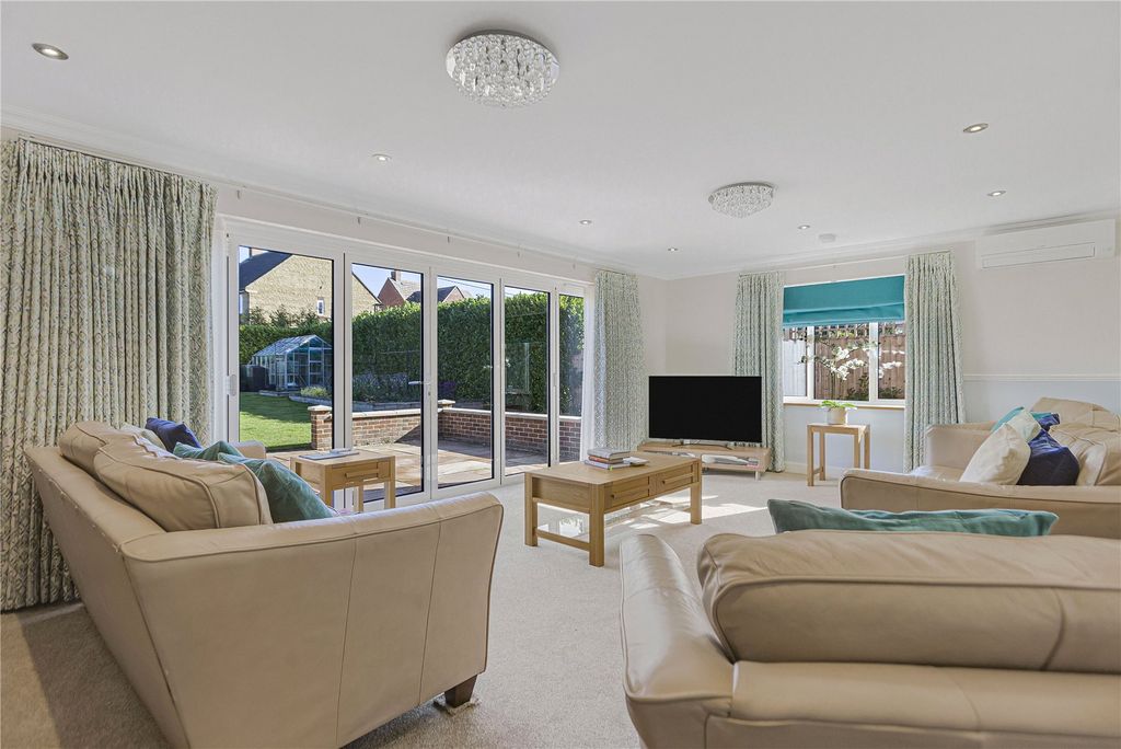 Property photo 3 of 15 Picture No. 04