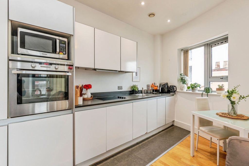 Property photo 3 of 17 Photo