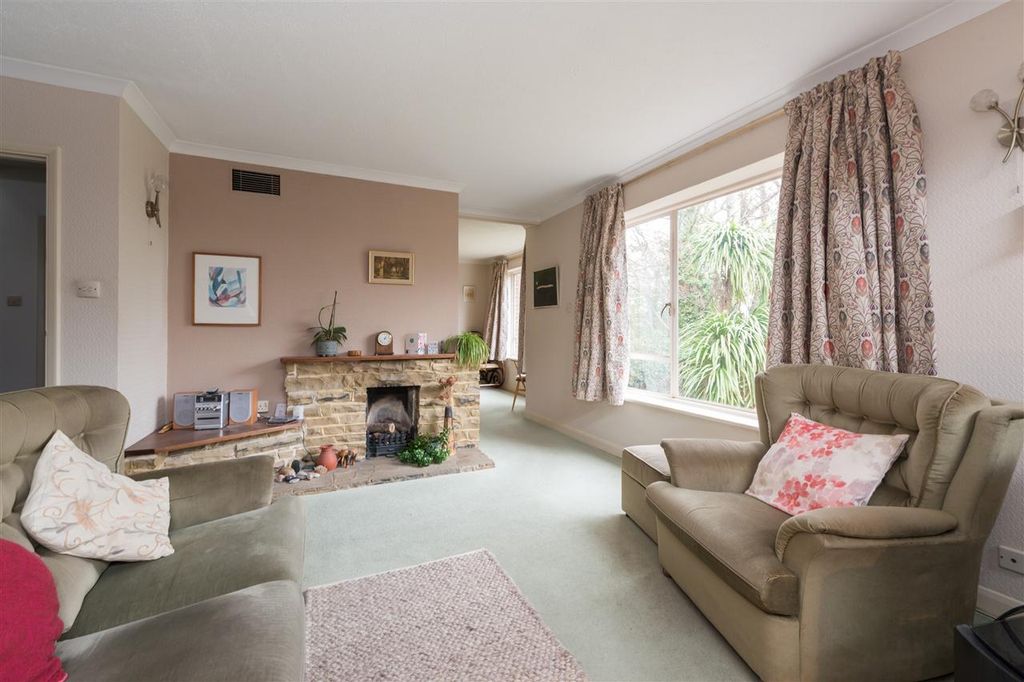 Property photo 2 of 19