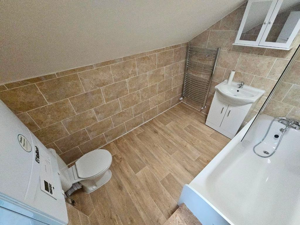 Property photo 2 of 2 Bathroom
