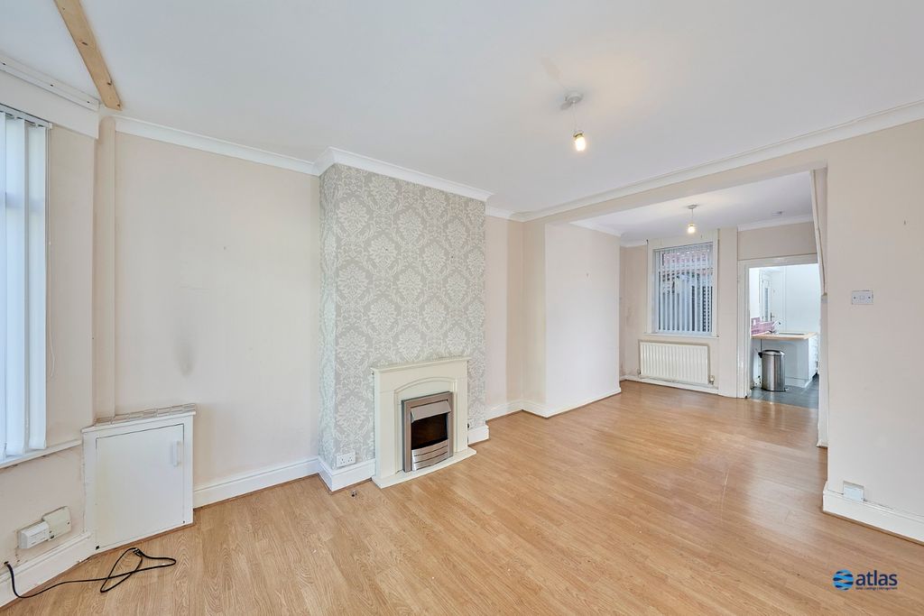 Property photo 2 of 13 Lounge/Dining Area