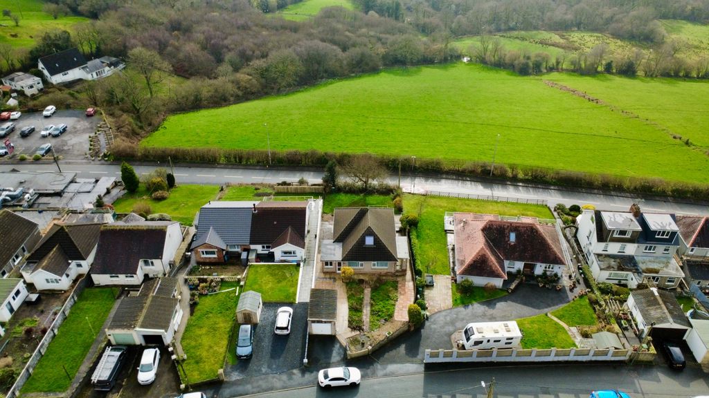 Property photo 2 of 23 4935043