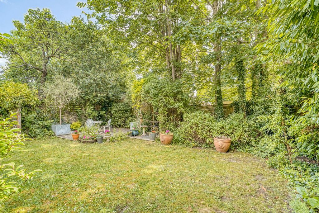 Property photo 2 of 7 Photo 7