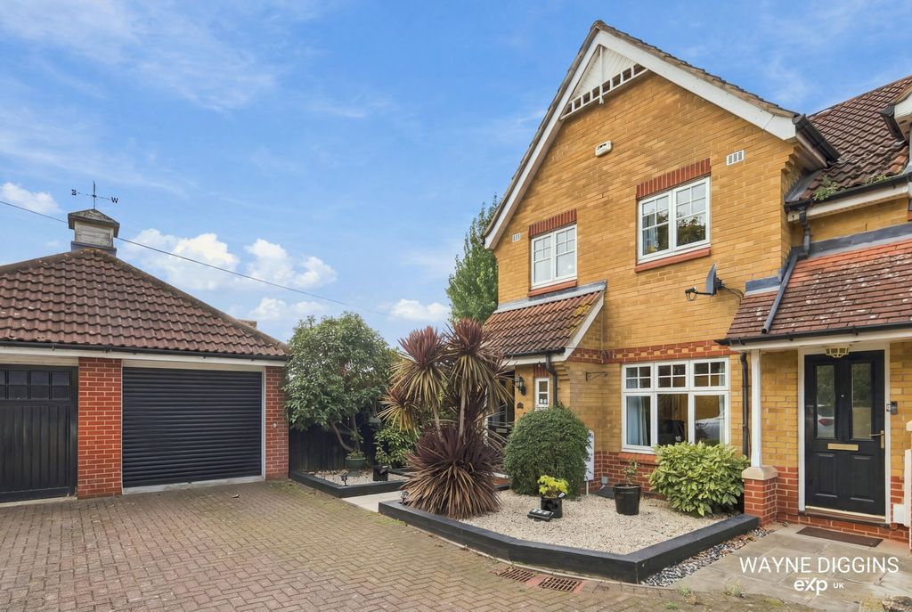 Property photo 1 of 35
