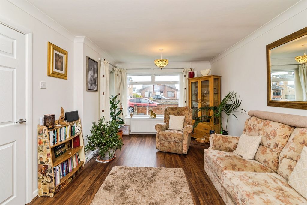 Property photo 2 of 20