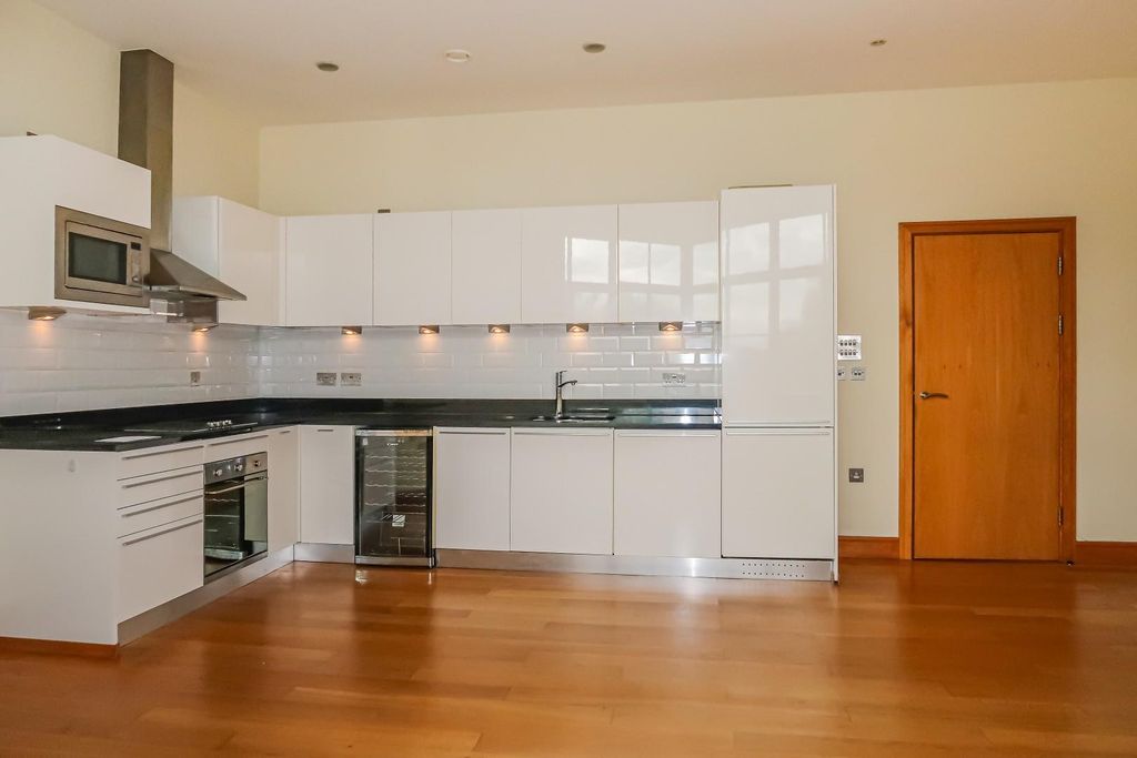 Property photo 3 of 13 106 Headlands-7.Jpg