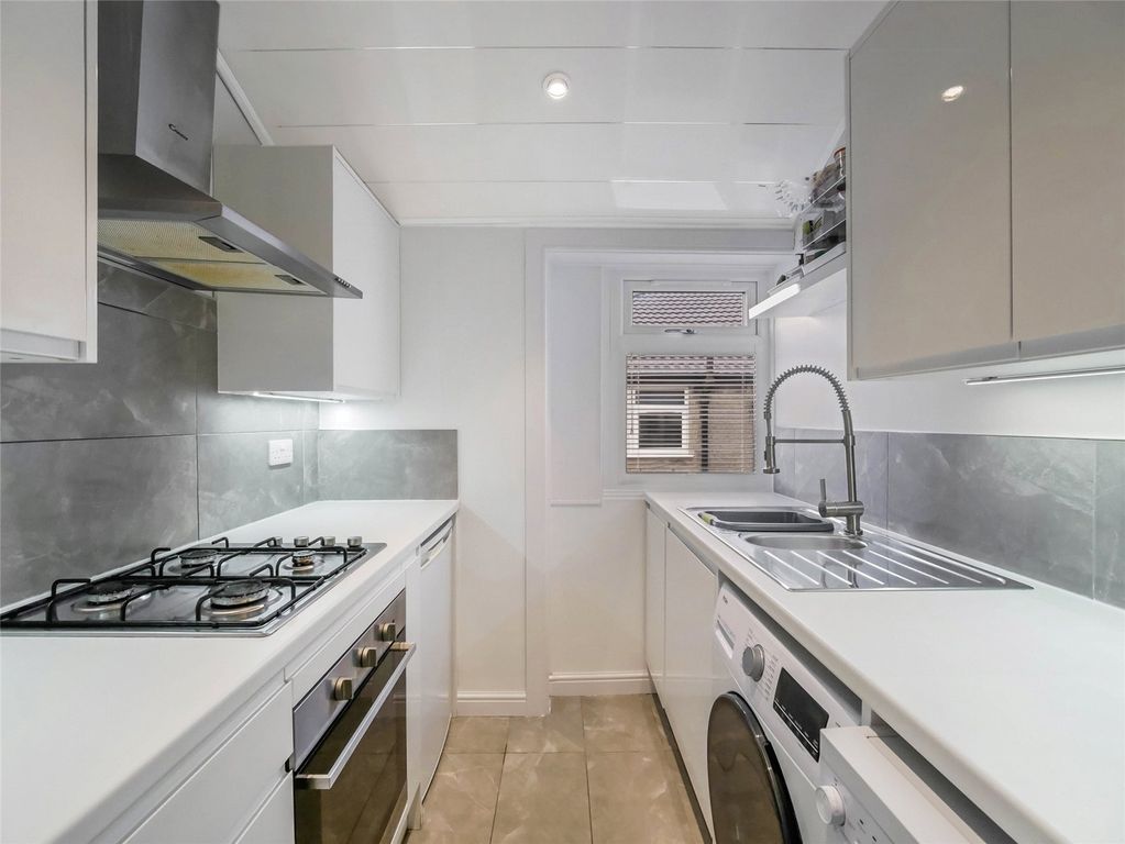 Property photo 3 of 21 Picture No. 42