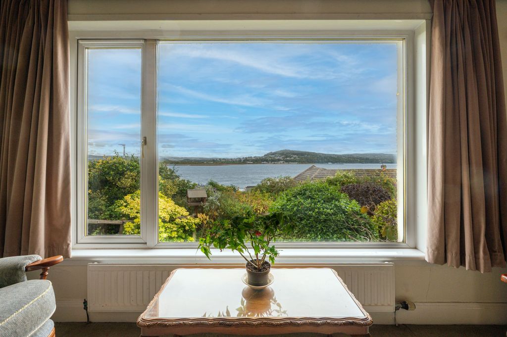 Property photo 3 of 28