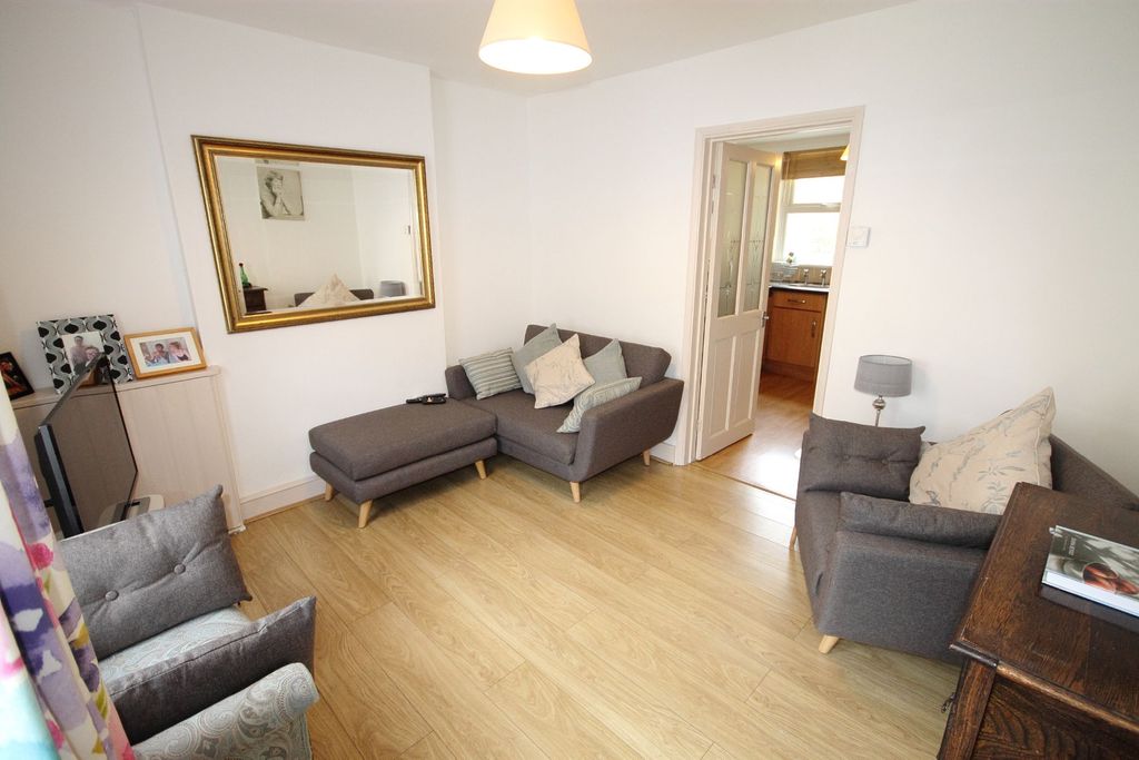 Property photo 2 of 7