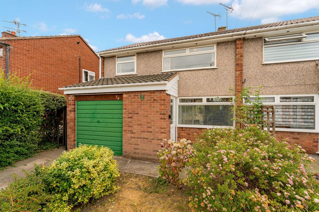 Property photo 2 of 28