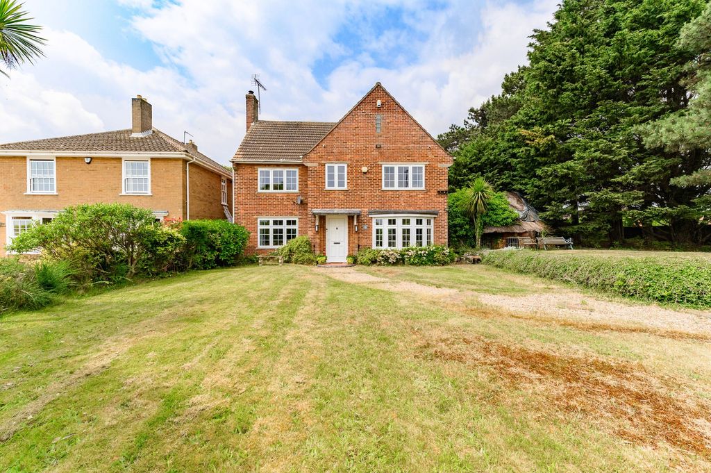Property photo 1 of 32