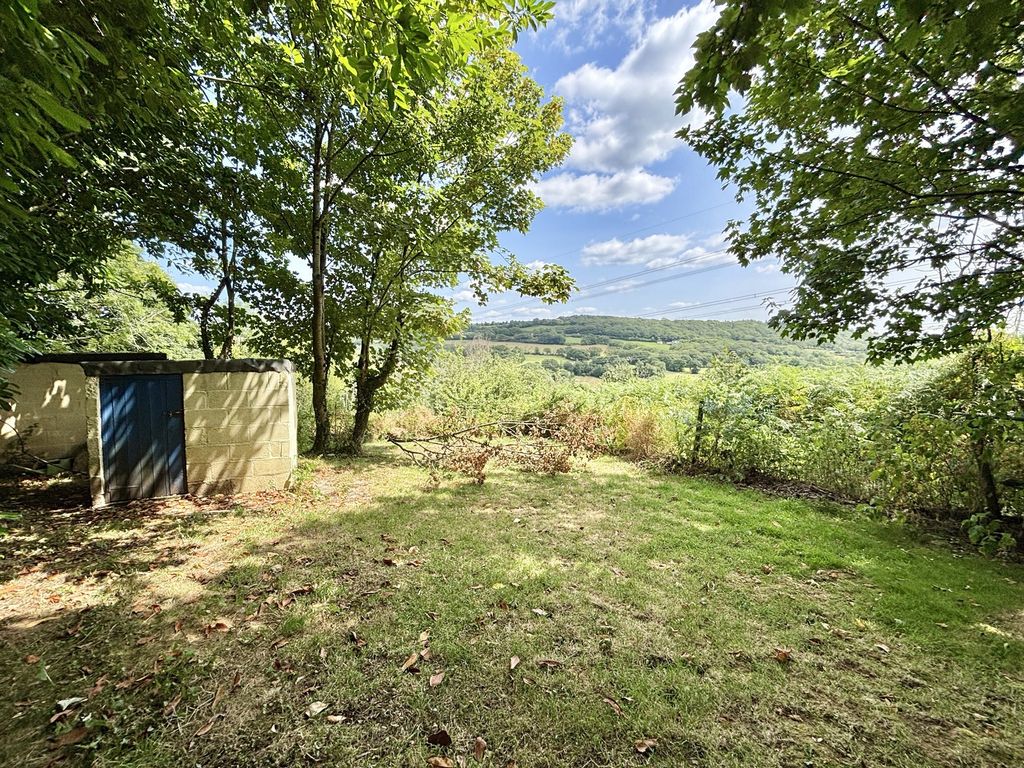 Property photo 3 of 31 Grounds.