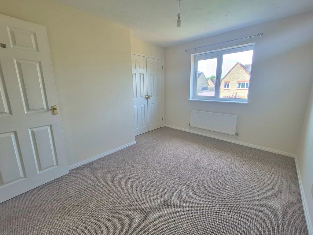 Property photo 2 of 9 Picture No. 11