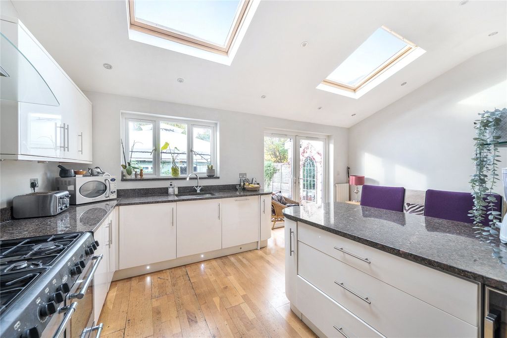 Property photo 3 of 15 Picture No. 10