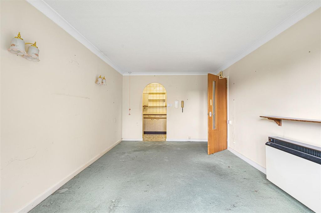 Property photo 3 of 14 Living/Dining Room