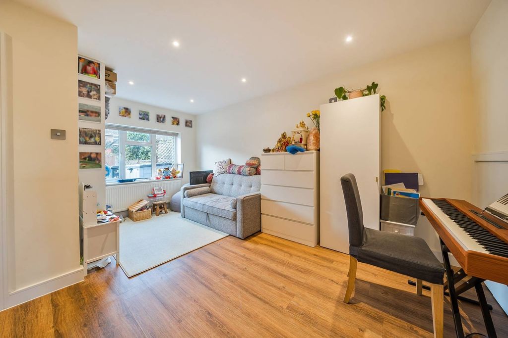 Property photo 1 of 20