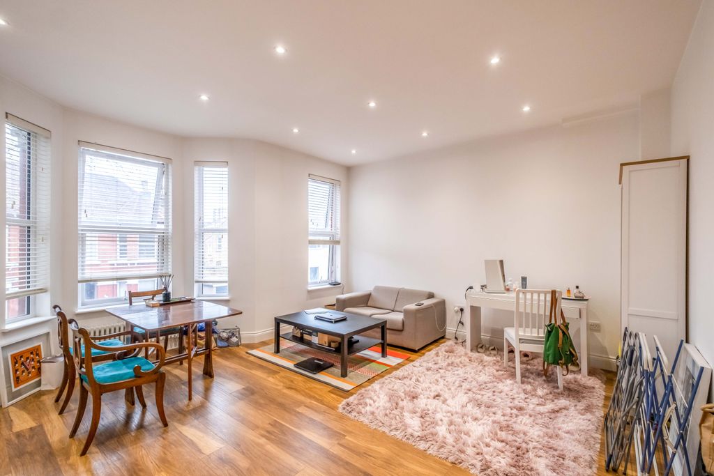 Property photo 2 of 11 2