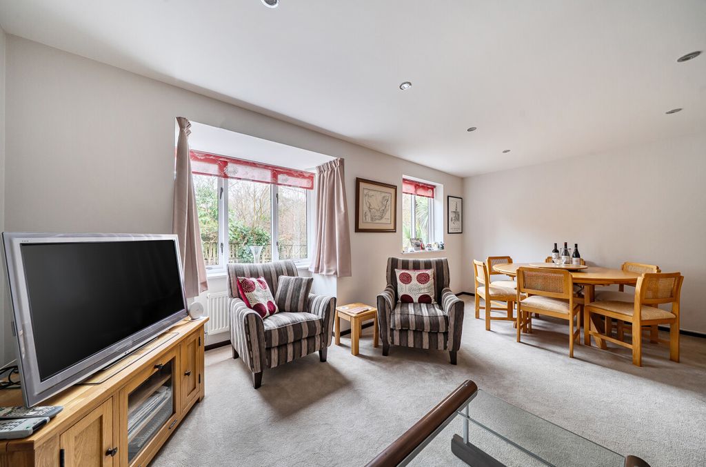 Property photo 3 of 21 1389280-5-6942Cfa...