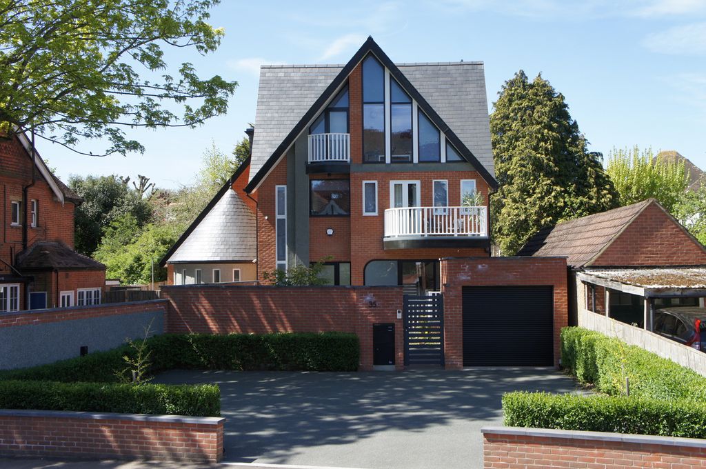 Property photo 1 of 22