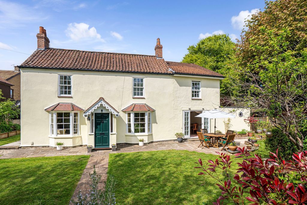 Property photo 1 of 16 External