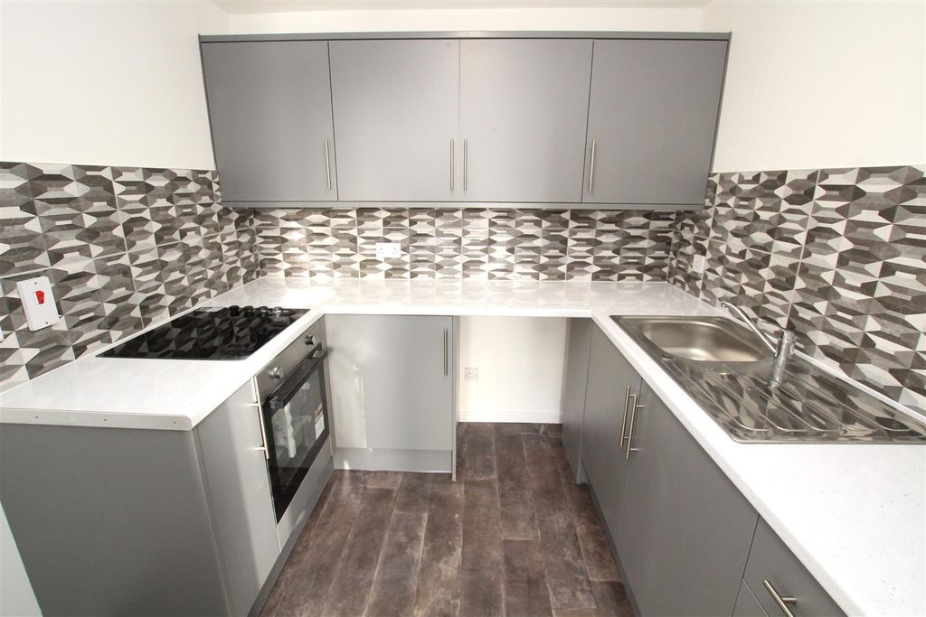 Property photo 1 of 7 Kitchen.Jpg