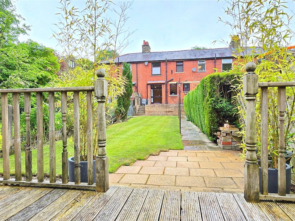 Property photo 1 of 27 Gorgeous Gardens
