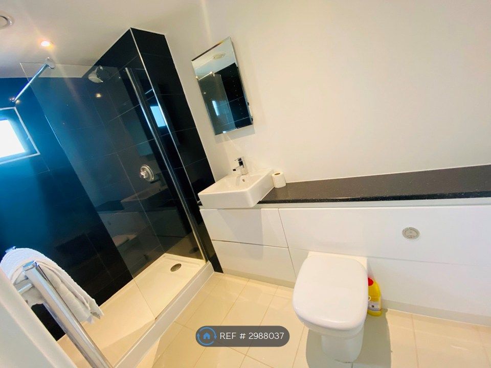 Property photo 2 of 35