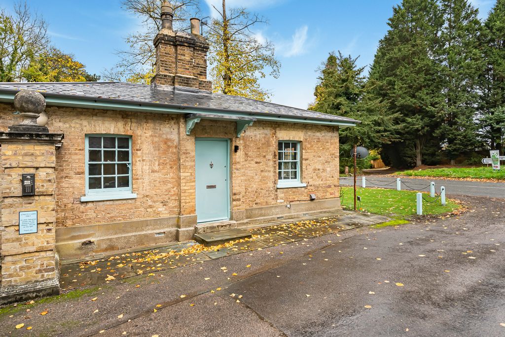 Property photo 1 of 12 1966947