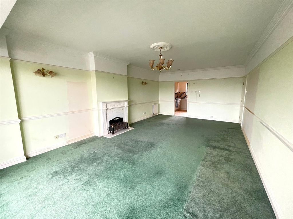 Property photo 3 of 23 4203 Aug Lounge Above].Jpg