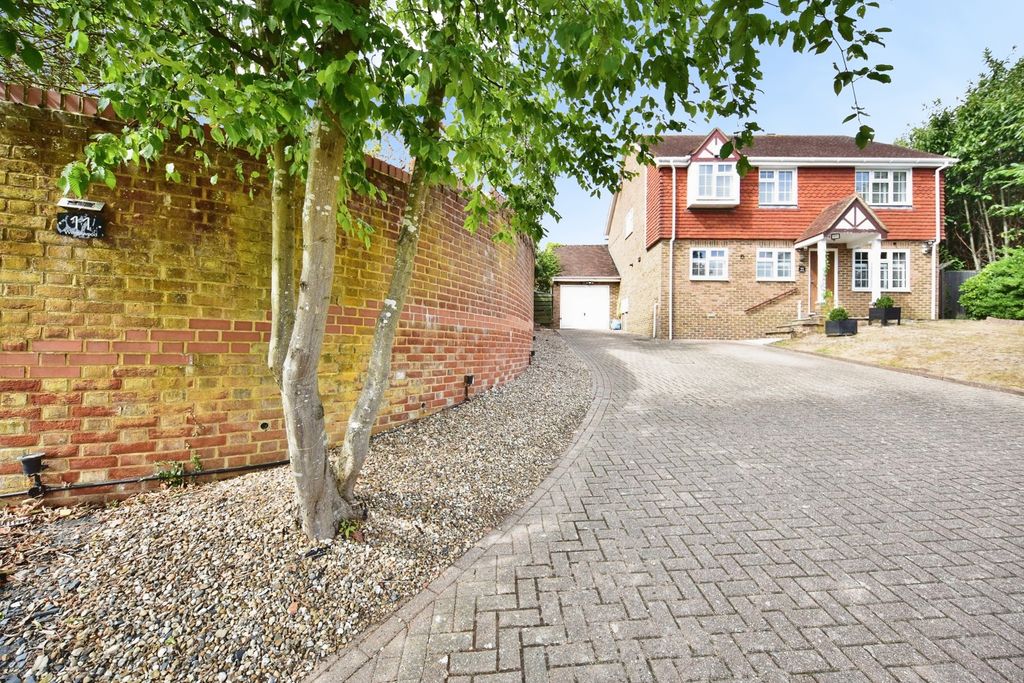 Property photo 1 of 19 Pbox-Img.Jpg