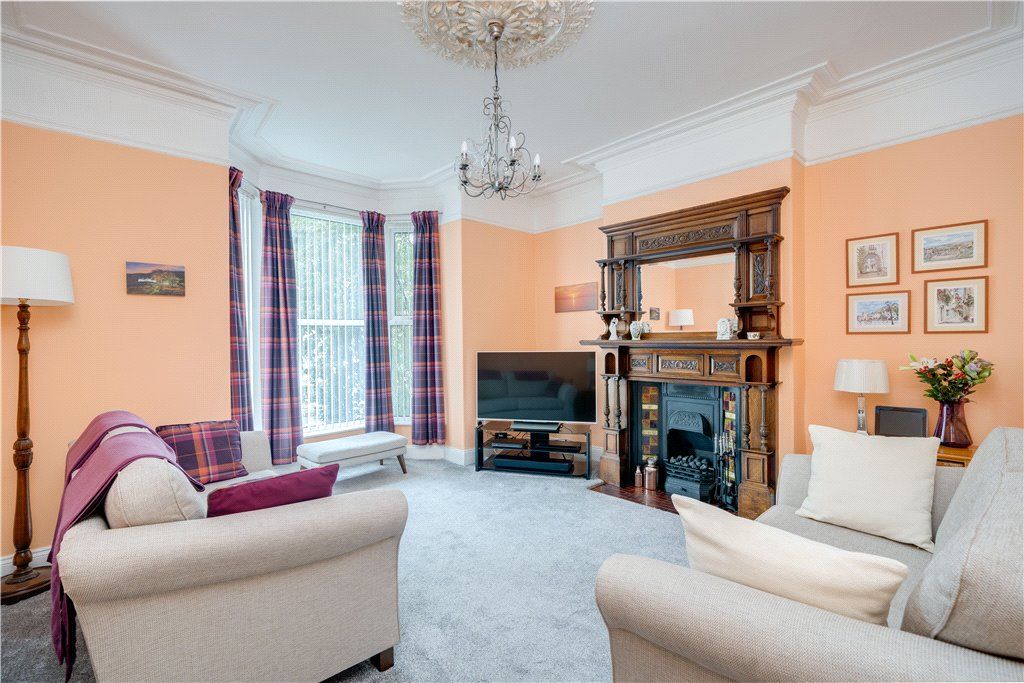 Property photo 3 of 14 Sitting Room