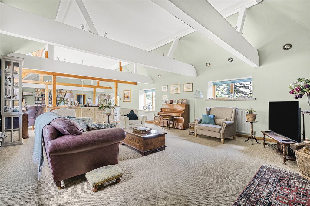 Property photo 2 of 17 Sitting Room
