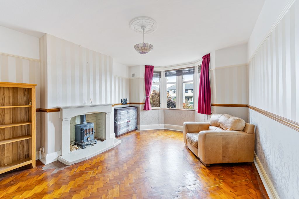 Property photo 3 of 21 Gallery