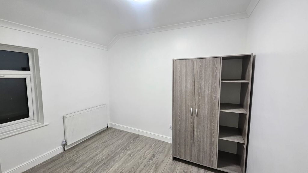 Property photo 3 of 11 Gallery