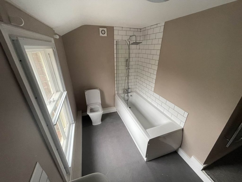 Property photo 3 of 5 Acc7B536-96A1-4C13-A703-6F8C3F2Bf593