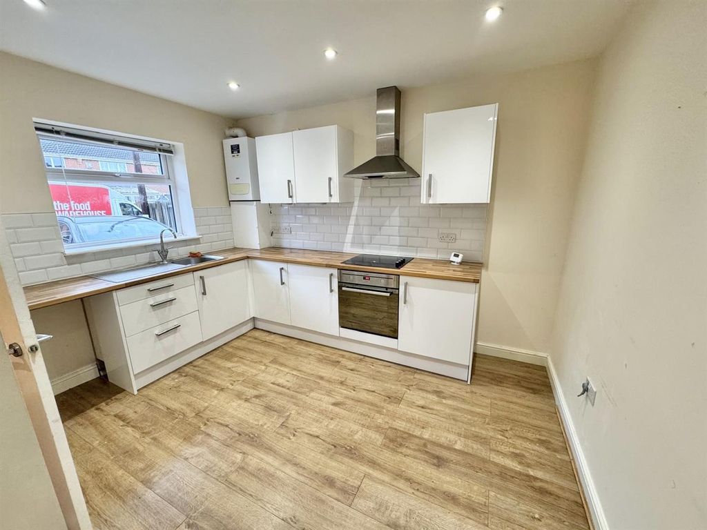 Property photo 2 of 12 4Cef370A-Ece4-4d5B-B93A-19c98912E7Ad.Jpeg