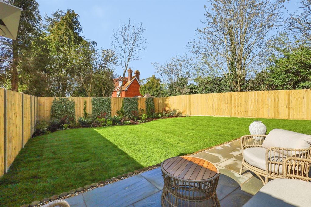 Property photo 3 of 21